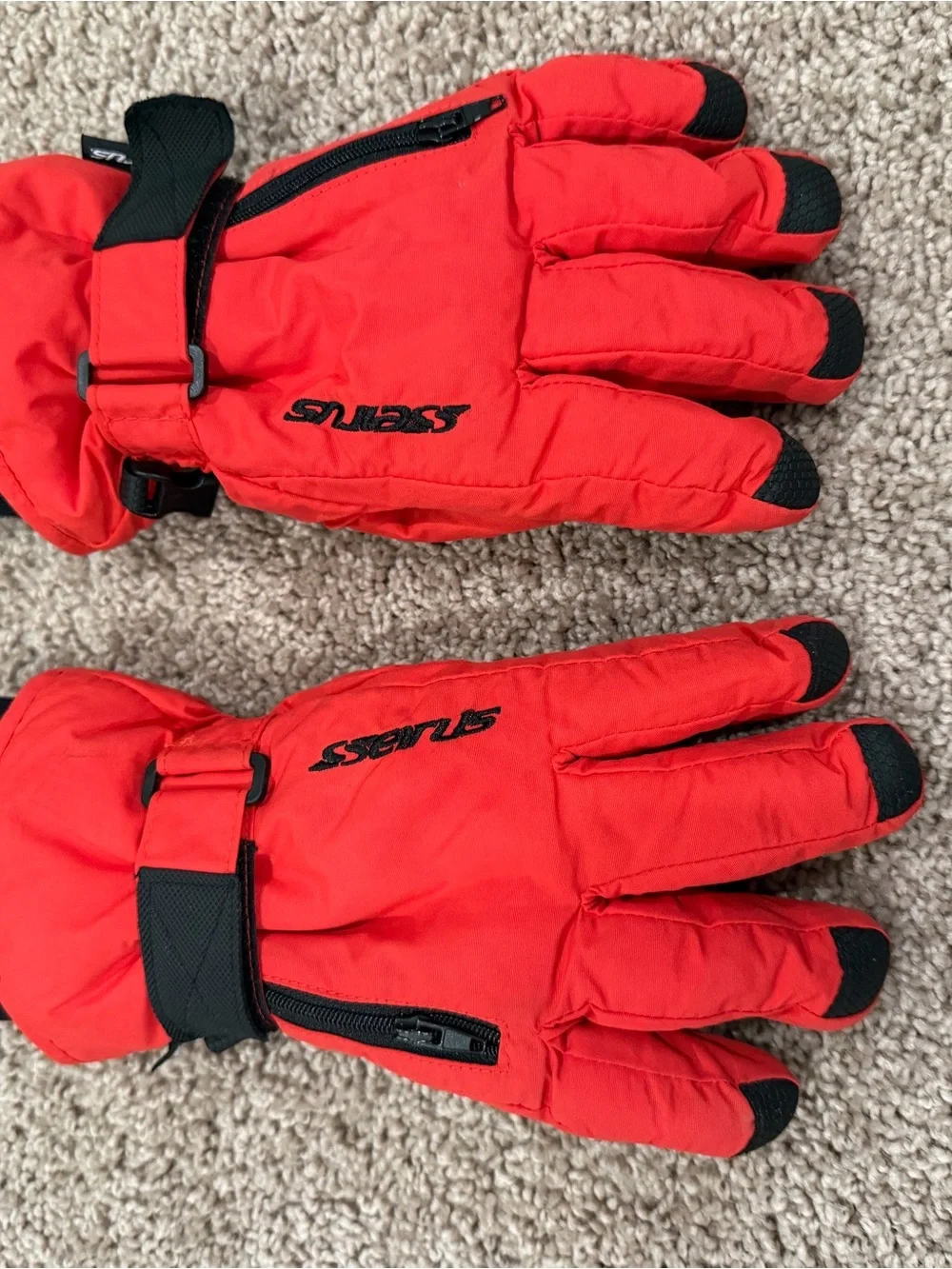 Seirus Innovatio Red and Black Kids Mittens with Grip